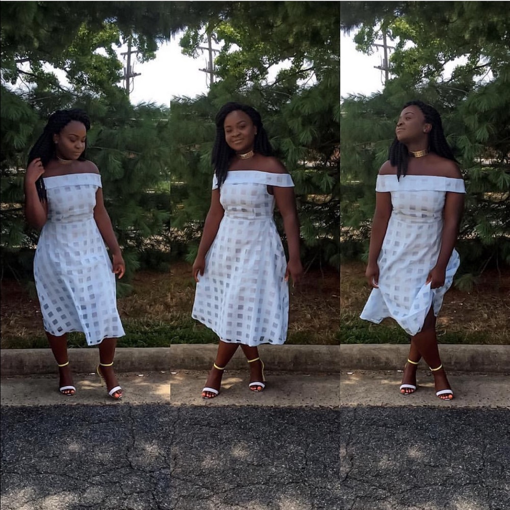 🔥 Light Blue Medi Dress 🔥
